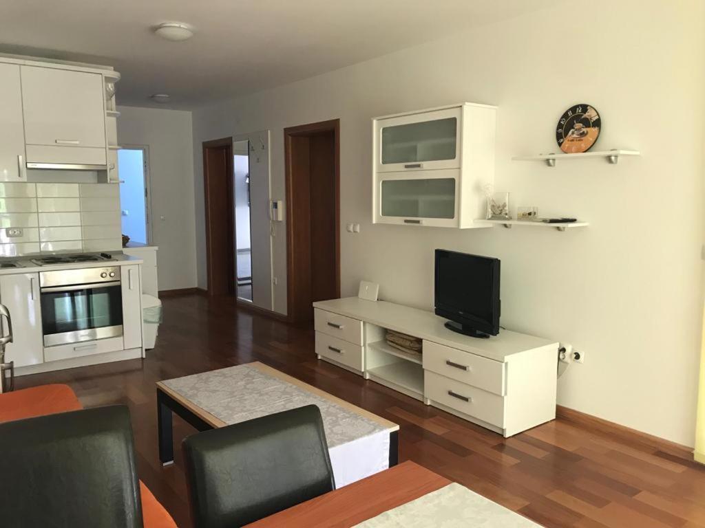 מאקרסקה Apartment Biokovo מראה חיצוני תמונה